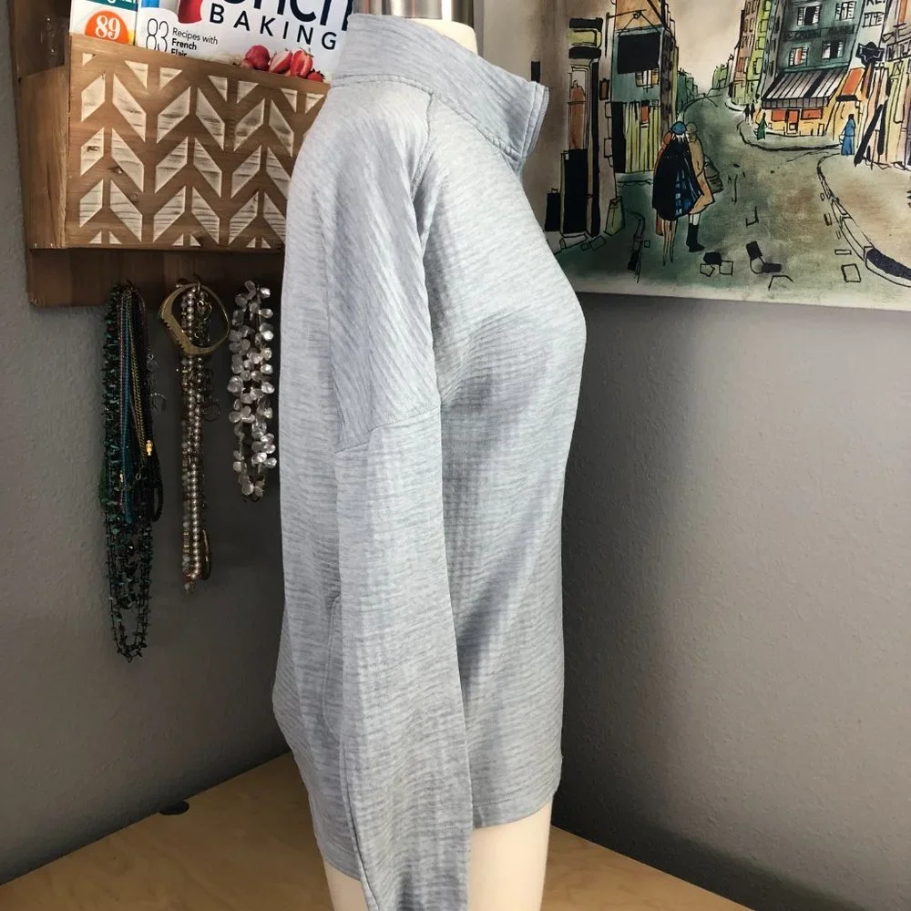 NIKE Running Jacket Top Women’s size XS Gray Waffle Weave 1/2 Zip
